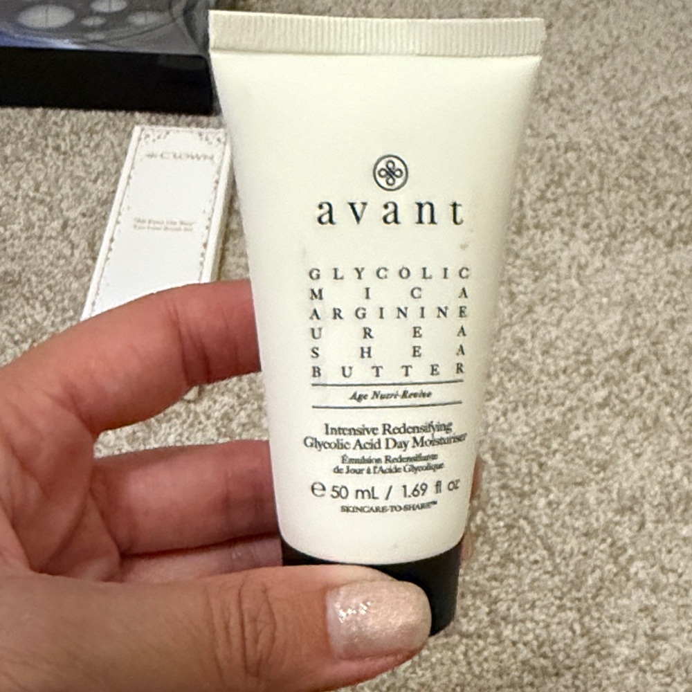 Avant Glycolic Acid Day Moisturizer - White NEW